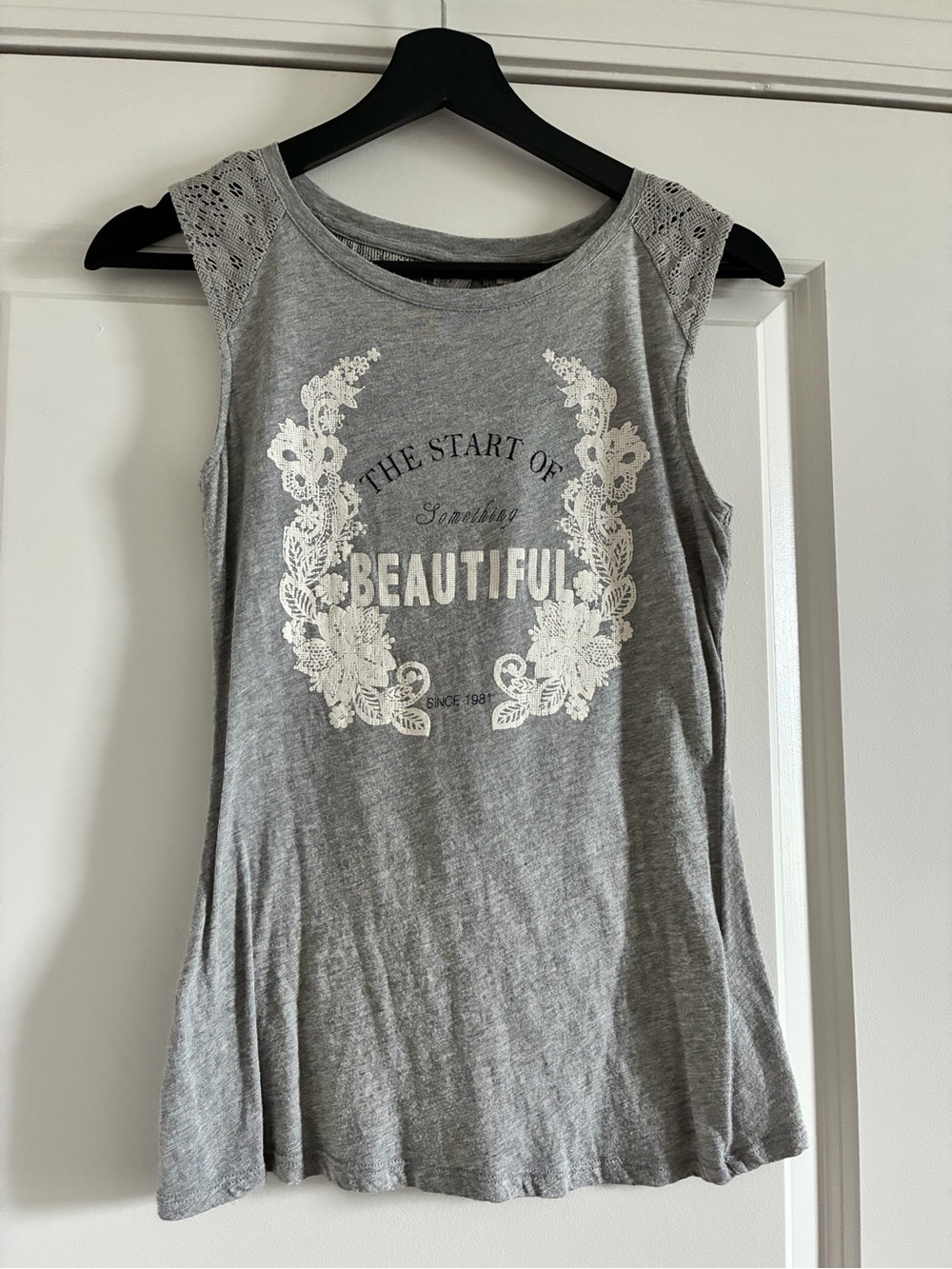 Guess - Women’s Grey Sleeveless Graphic Tank Top